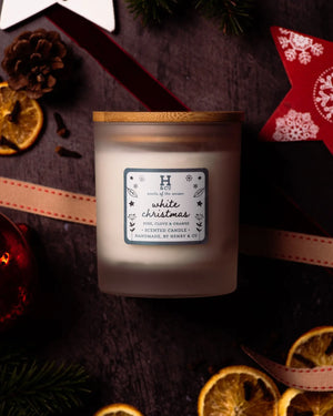 
            
                Load image into Gallery viewer, White Christmas Scented Candle Henry and Co fragrance
            
        