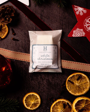 
            
                Load image into Gallery viewer, White Christmas Wax Melts Henry and Co fragrance
            
        