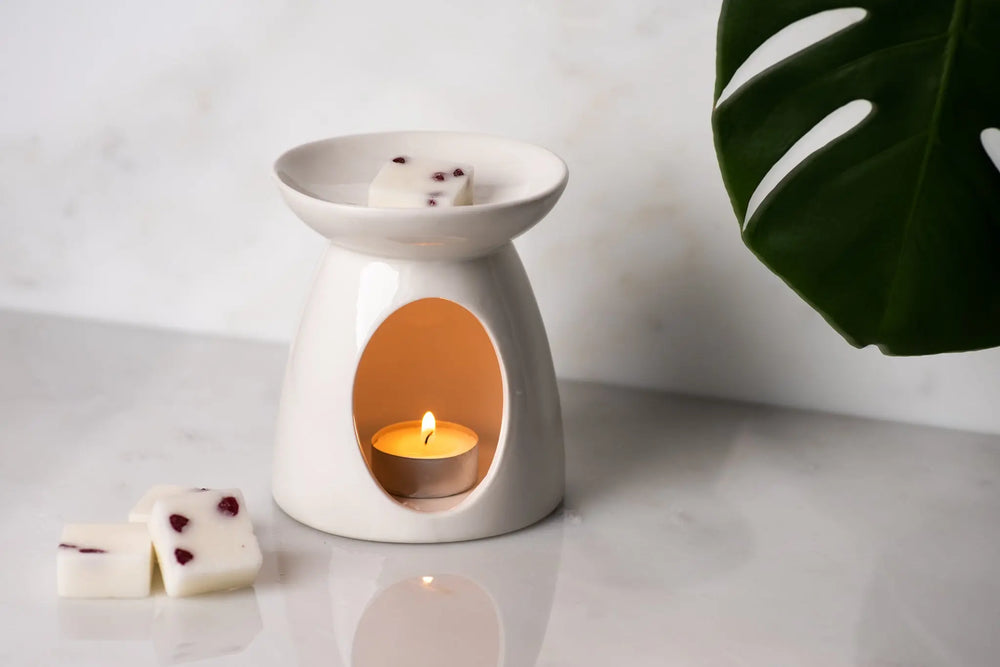 
            
                Load image into Gallery viewer, White Teardrop Melt Warmer Henry and Co fragrance
            
        